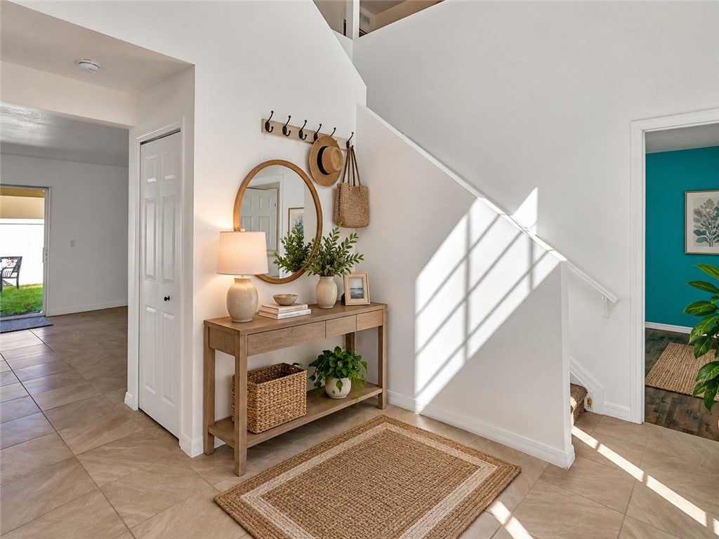 5985 Ridge Lake Circle