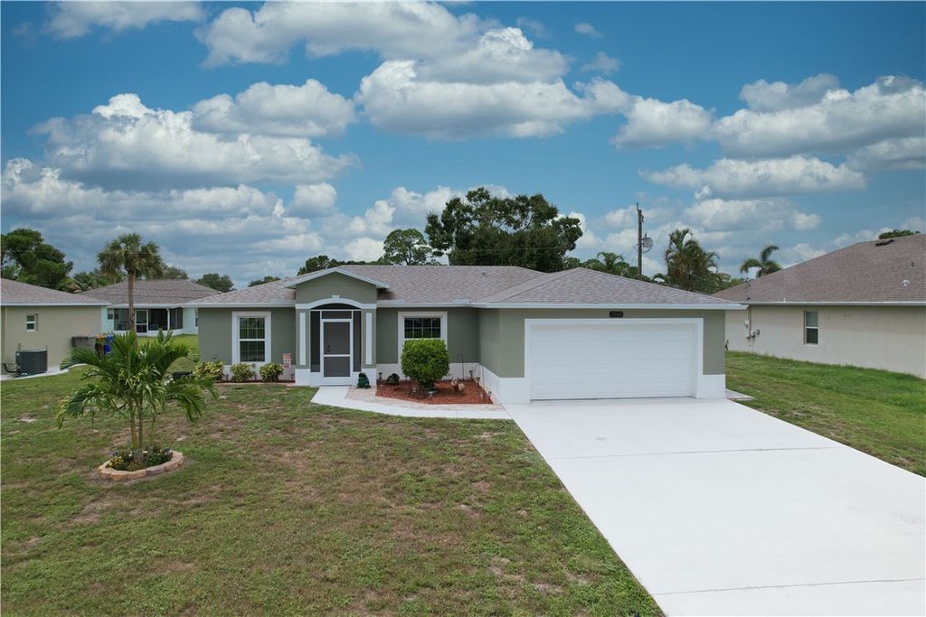 Photo of 1945 Sunrise Drive SW, Vero Beach, FL 32962 (MLS # 290938)