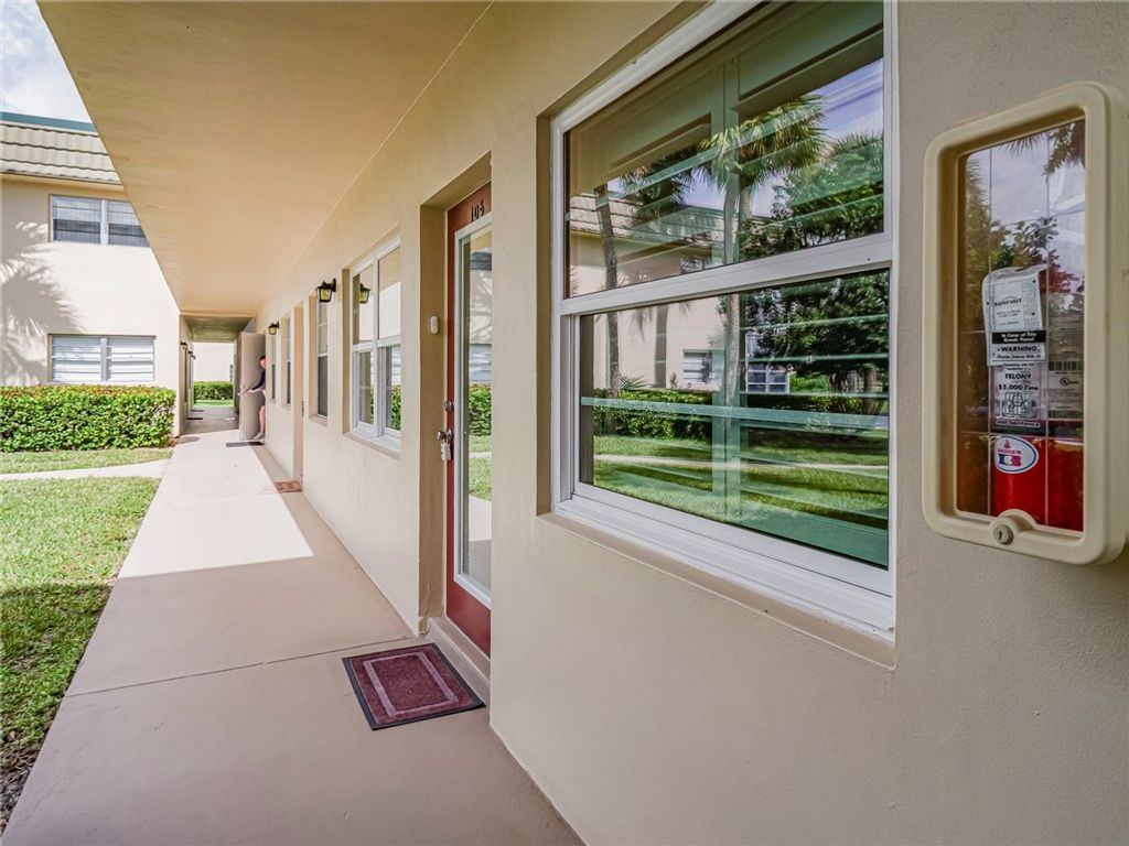 Photo of 28 Vista Gardens Trail #105, Vero Beach, FL 32962 (MLS # 291612)