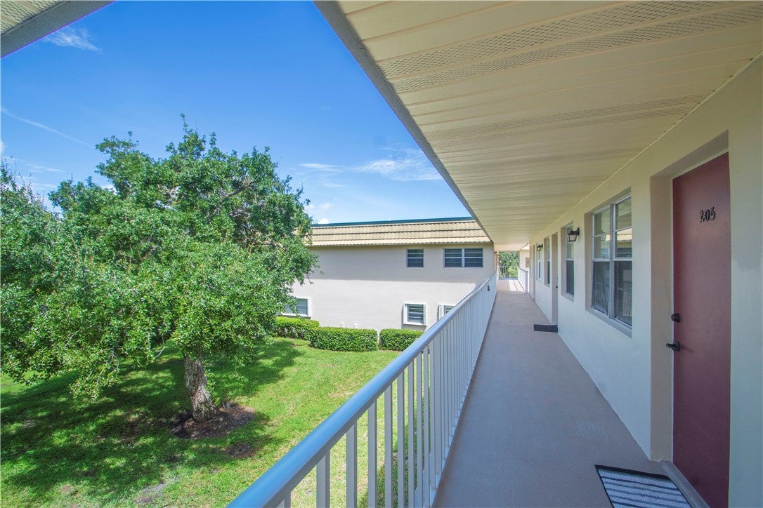 7 Vista Gardens Trail 205