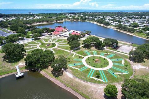 A home in Barefoot Bay