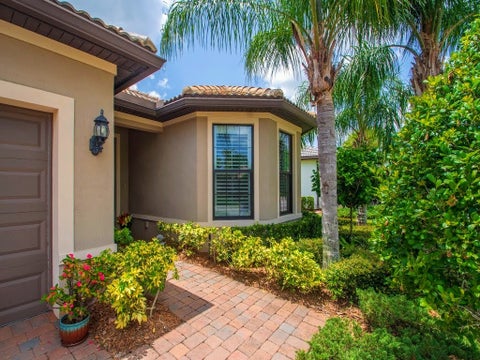 5244 Turtle Creek Circle, Vero Beach, FL 32967
