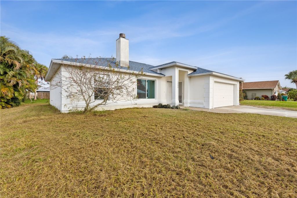 Photo of 1548 Barber Street, Sebastian, FL 32958 (MLS # 289043)