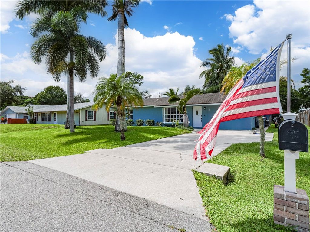 Photo of 265 22nd Avenue, Vero Beach, FL 32962 (MLS # 291357)