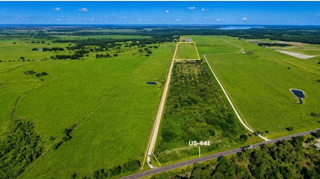 Centrally located off US-441