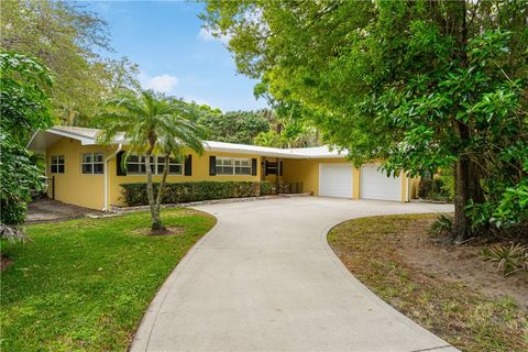 645 Royal Palm Place Vero Beach FL 32960