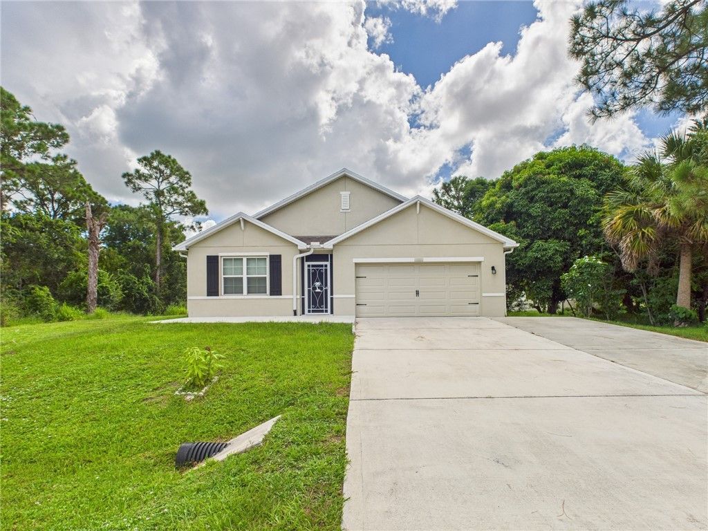 Photo of 1066 Laconia Street, Sebastian, FL 32958 (MLS # 290512)