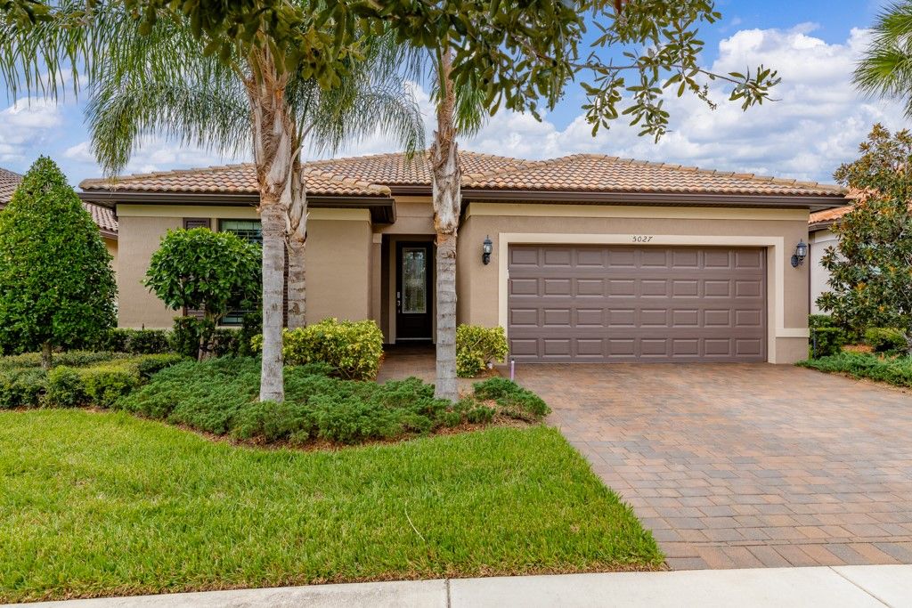 Photo of 5027 Monroe Circle, Vero Beach, FL 32967 (MLS # 291330)
