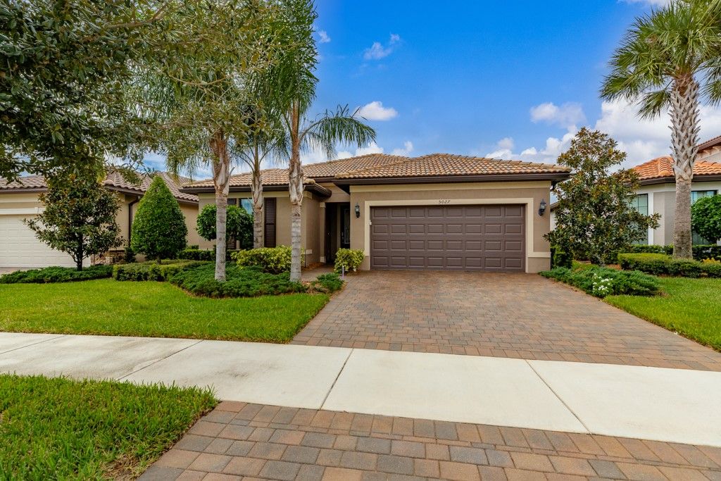 Photo of 5027 Monroe Circle, Vero Beach, FL 32967 (MLS # 291330)
