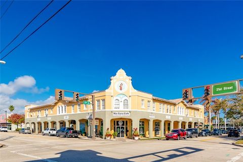 Photo of 2101 14th Avenue, Vero Beach, FL 32960 (MLS # 295866)