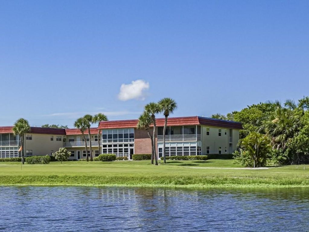 Photo of 111 Spring Lake Court #106, Vero Beach, FL 32962 (MLS # 291336)