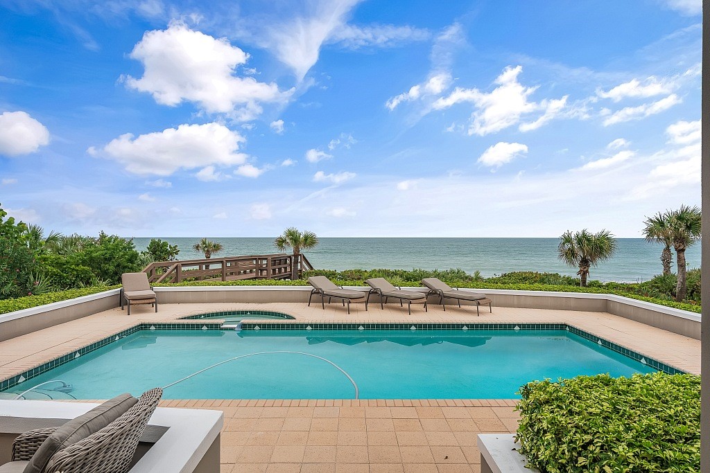 290 Bermuda Bay Lane