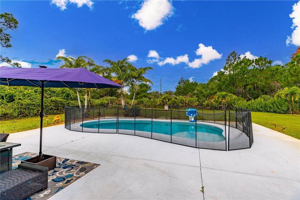 Photo of 1325 5th Avenue SW, Vero Beach, FL 32962 (MLS # 291807)