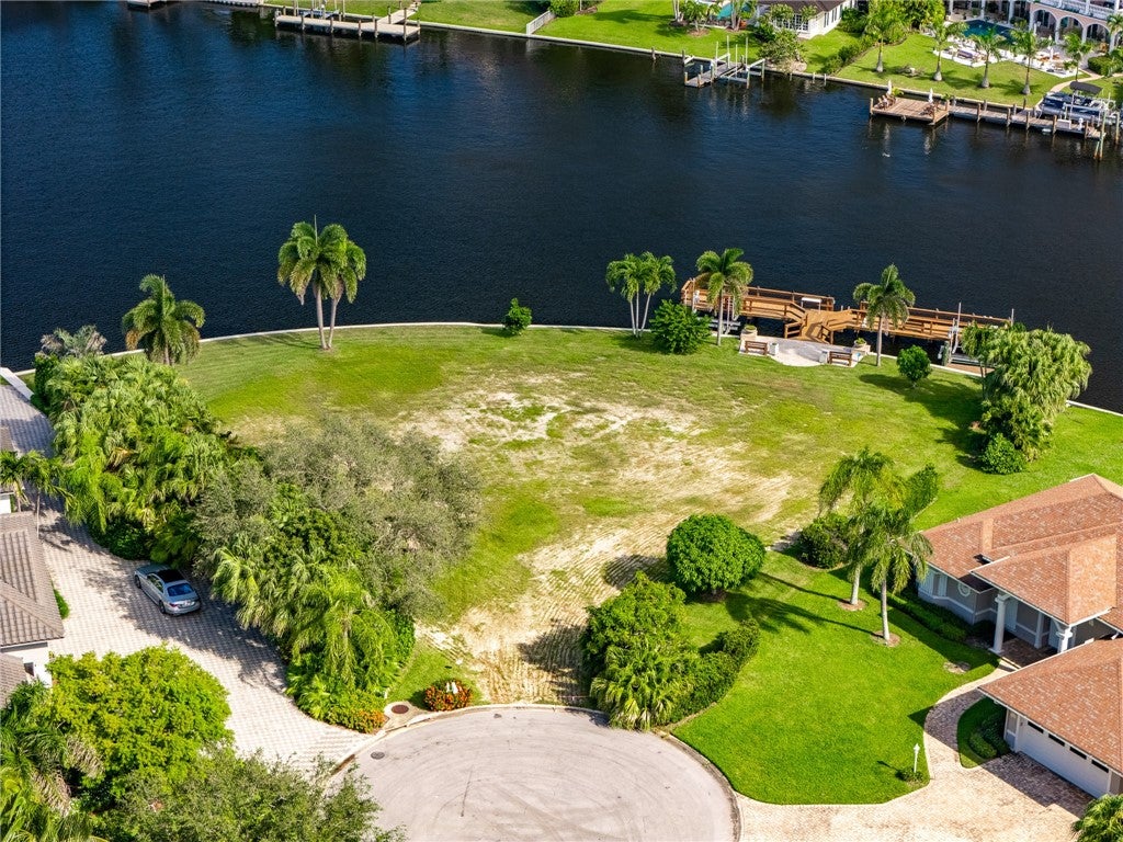 1946 Windward Way