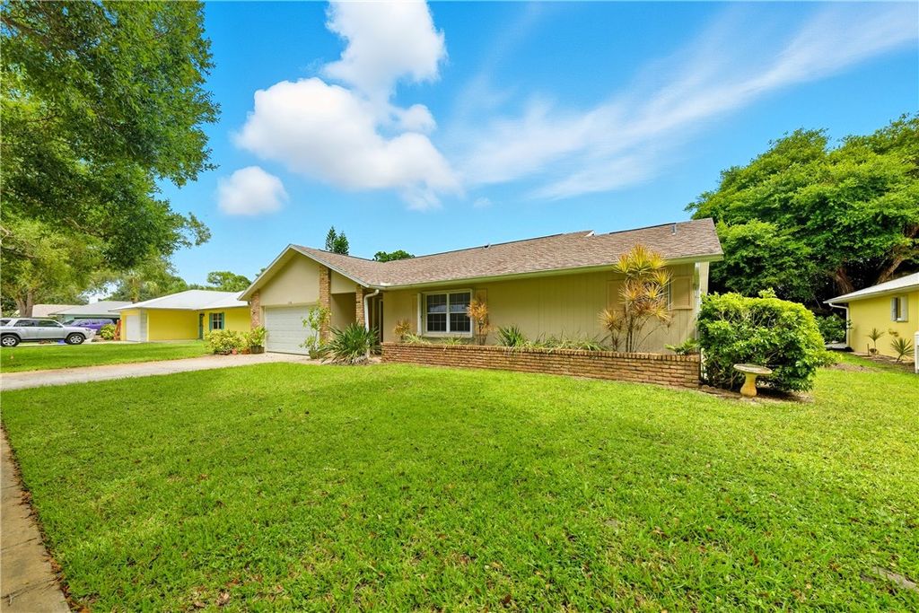 Photo of 1316 41st Avenue, Vero Beach, FL 32960 (MLS # 290950)