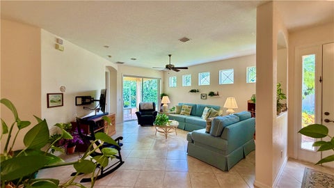 433 N Tangerine Square Sw, Vero Beach, FL 32968