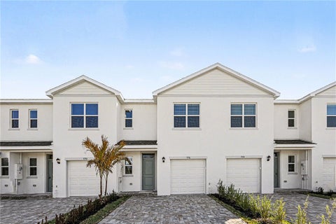 9727 Venetian Square, Vero Beach, FL 32966
