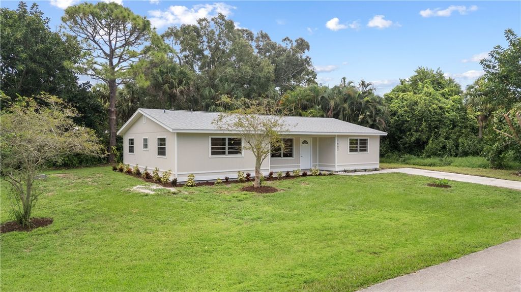 Photo of 1502 Emerson Lane, Sebastian, FL 32958 (MLS # 291440)