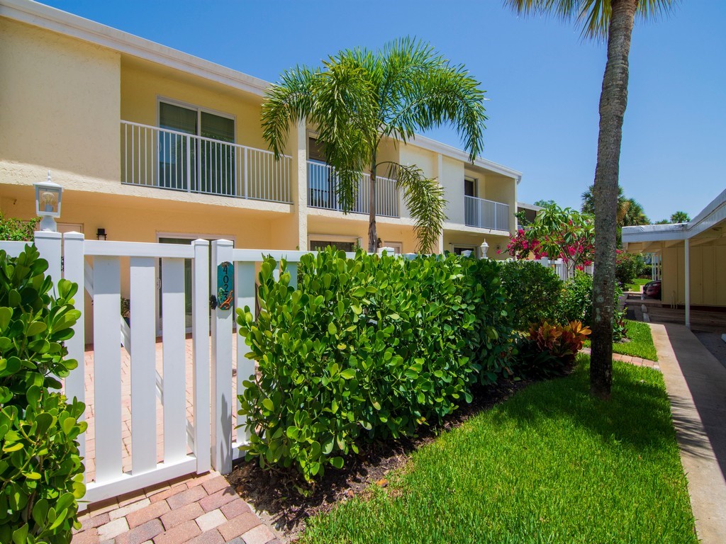 Vero Beach, Florida 32963, United States, 2 Bedrooms Bedrooms, ,3 BathroomsBathrooms,Residential,Pending,18605