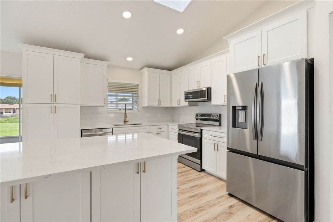 370 Carol Drive Ne, Palm Bay
