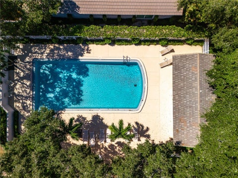 111 Peppertree Drive 19, Indian River Shores, FL 32963