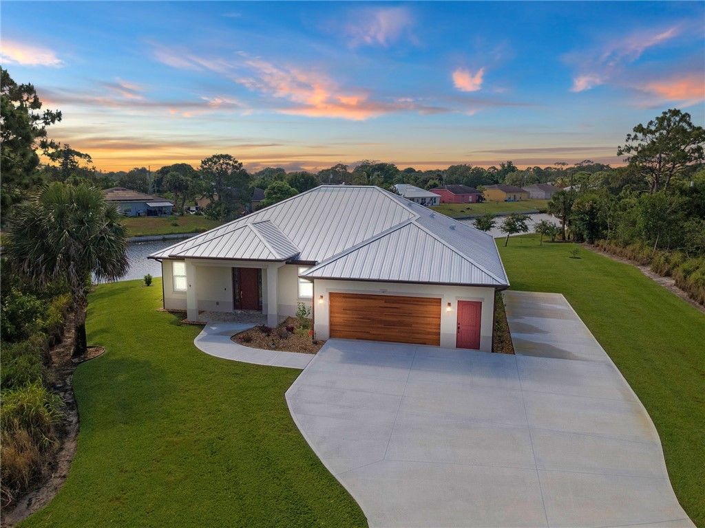 Photo of 107 Capri Avenue, Sebastian, FL 32958 (MLS # 290657)