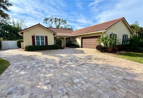 Tiny photo for 506 Cypress Road, Vero Beach, FL 32963 (MLS # 293460)