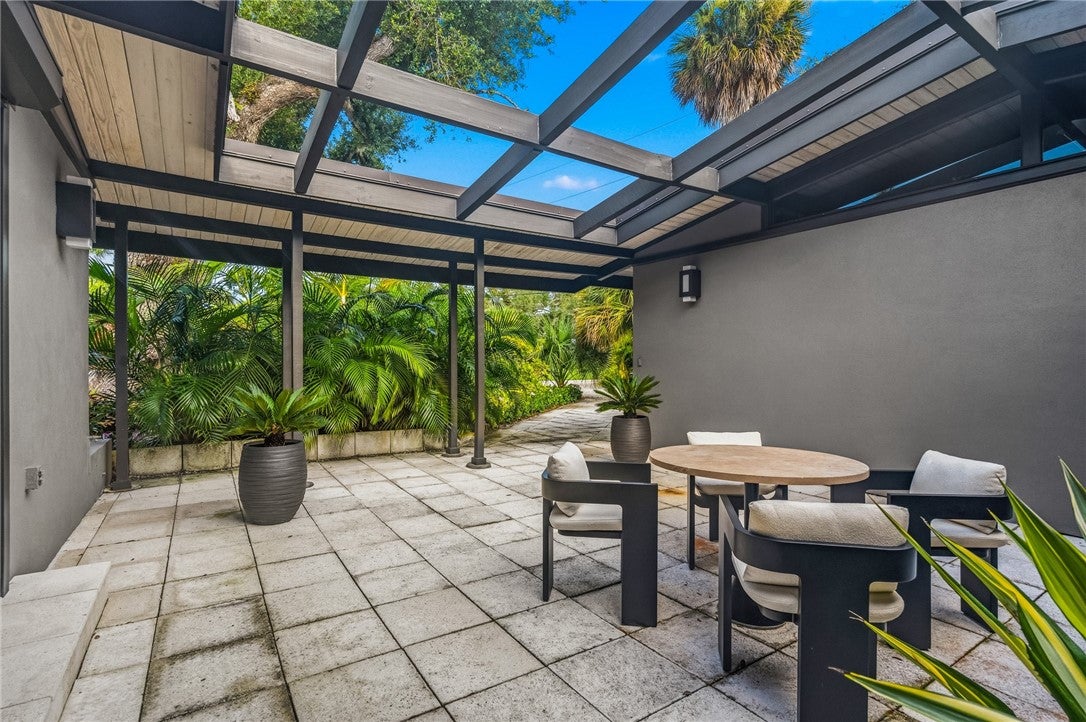 3526 Mockingbird Drive
