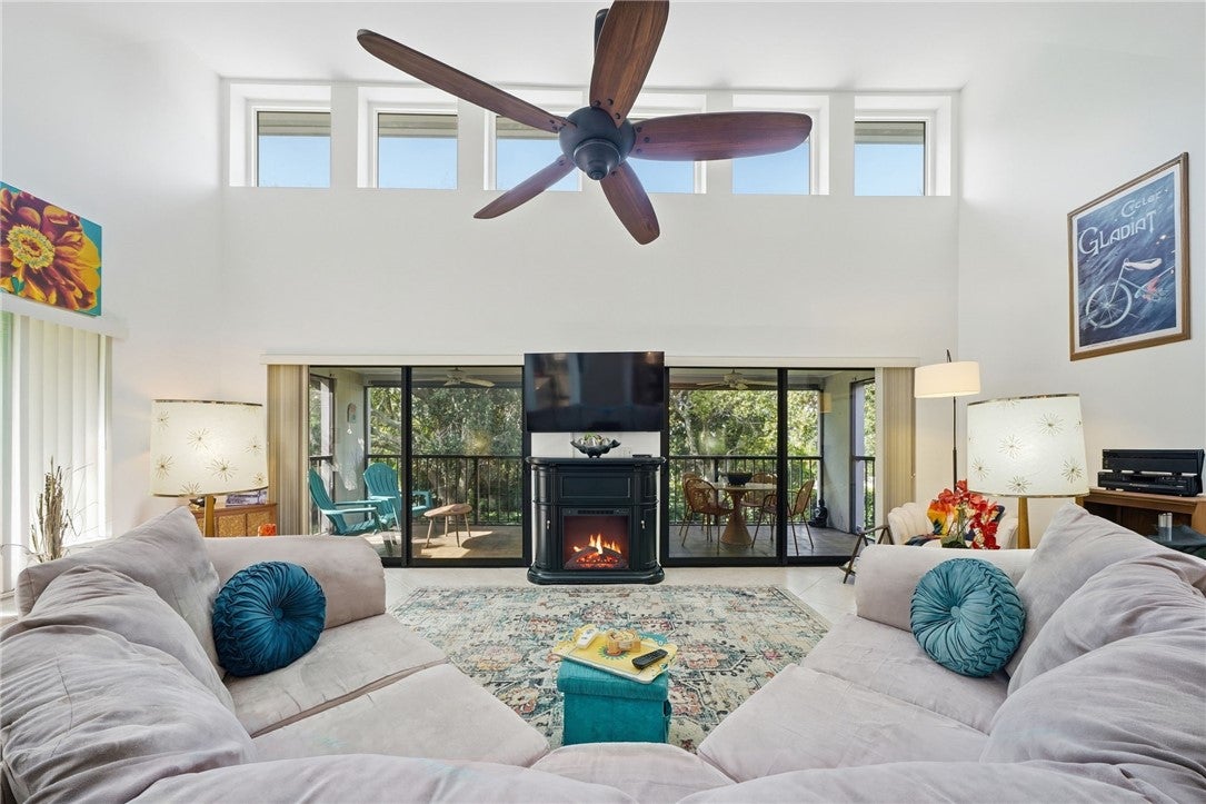 2165 Galleon Drive I-2