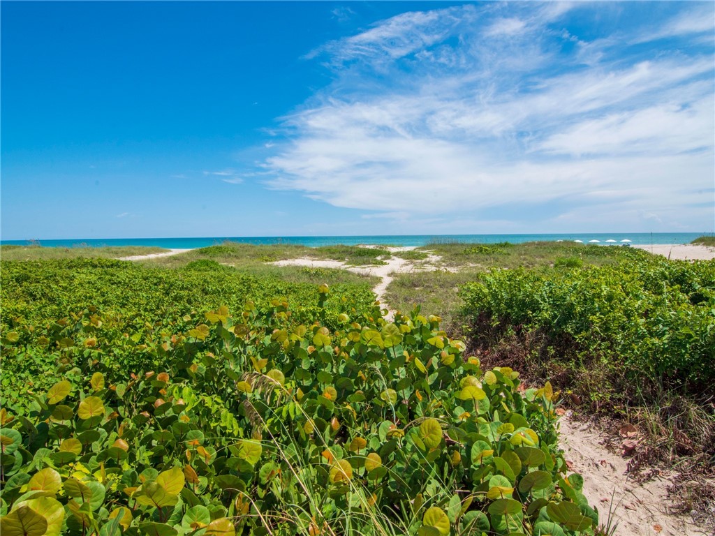 Vero Beach, Florida 32963, United States, 2 Bedrooms Bedrooms, ,2 BathroomsBathrooms,Residential,Pending,24720