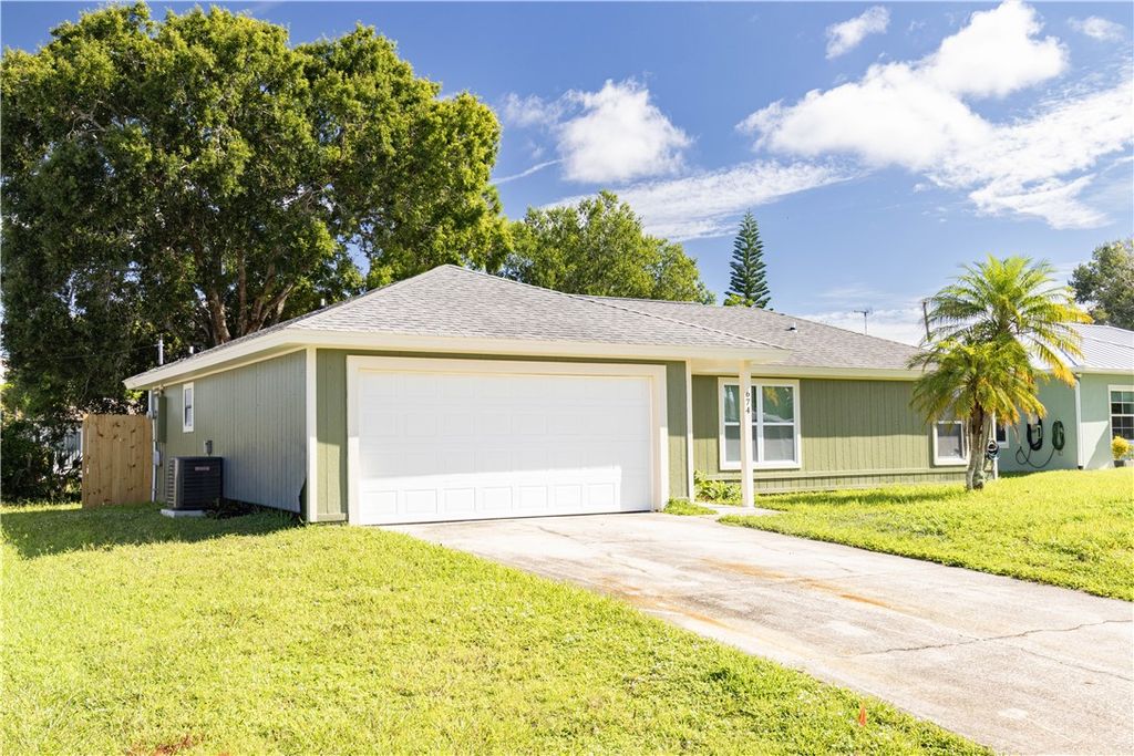 Photo of 674 Beard Avenue, Sebastian, FL 32958 (MLS # 290951)