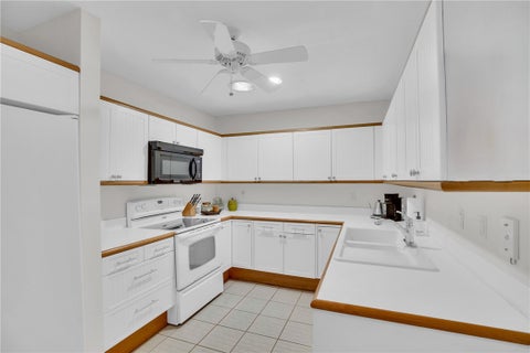 120 Chinaberry Lane 15, Vero Beach, FL 32963