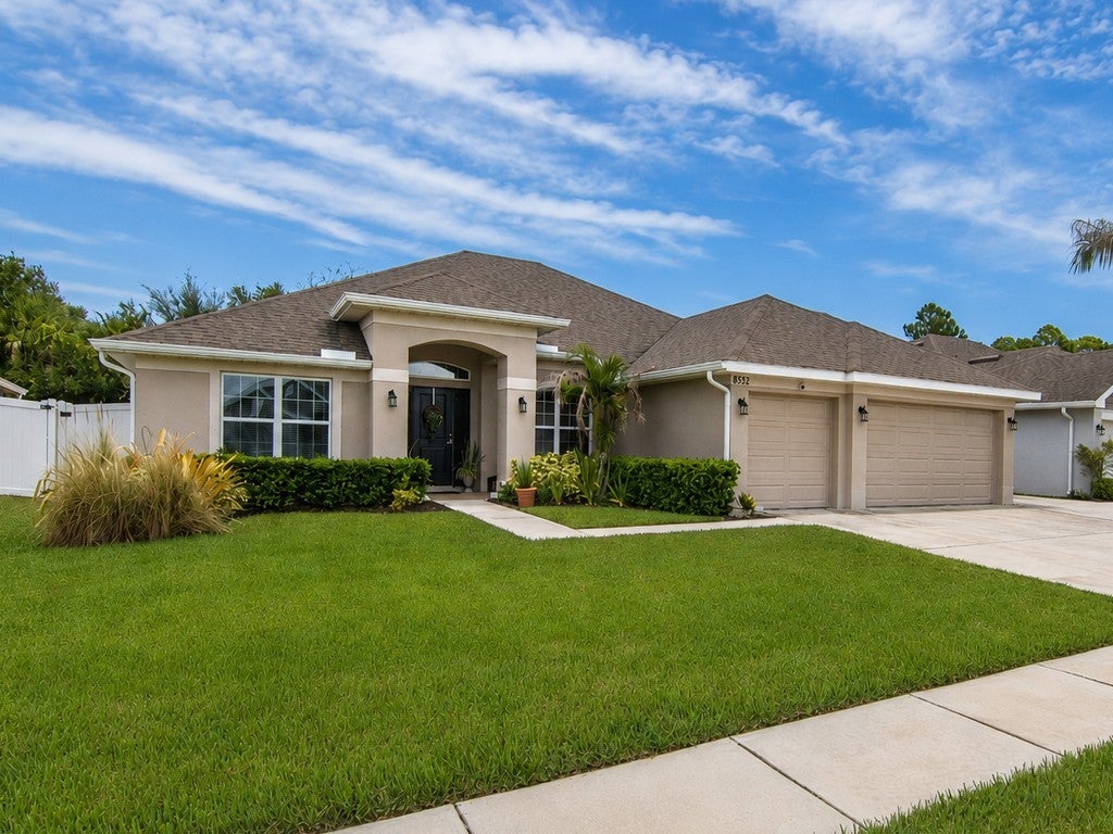 8332 Amalfi Circle