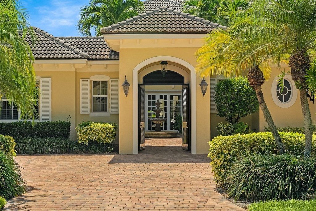 Photo of 360 Lakeview Way, Vero Beach, FL 32963 (MLS # 291202)