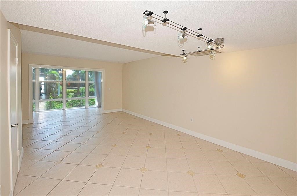 1901 Indian River Boulevard 212D