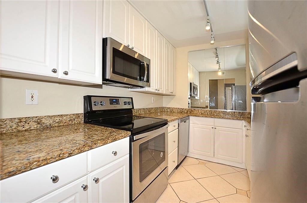 1901 Indian River Boulevard 212D