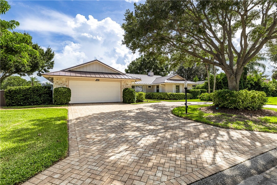 165 Forest Cay