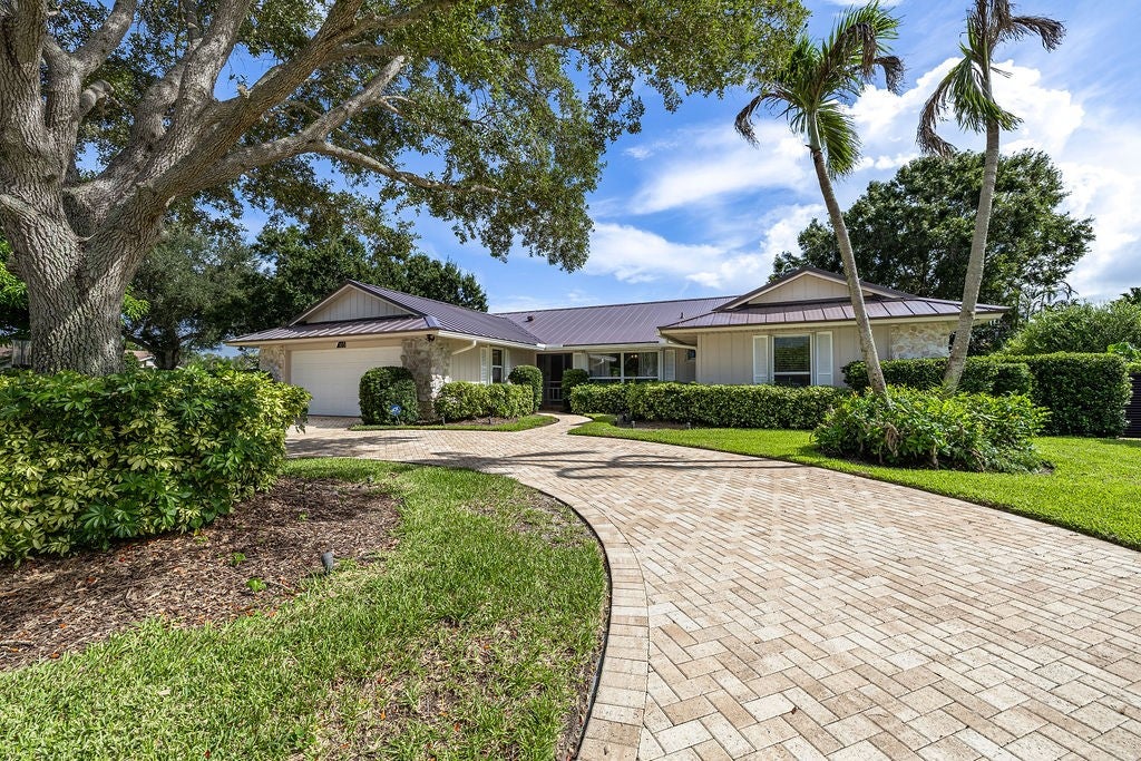 165 Forest Cay