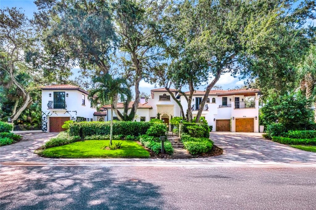 Photo of 906 Seagrape Lane, Vero Beach, FL 32963 (MLS # 291497)