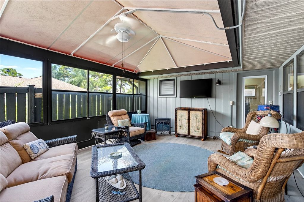 Photo of 725 Timber Ridge Trail SW #B, Vero Beach, FL 32962 (MLS # 291029)