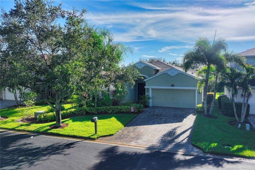 Photo of 568 Calamondin Way SW, Vero Beach, FL 32968 (MLS # 291473)
