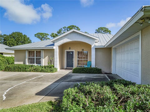 5880 40th Lane, Vero Beach, FL 32966