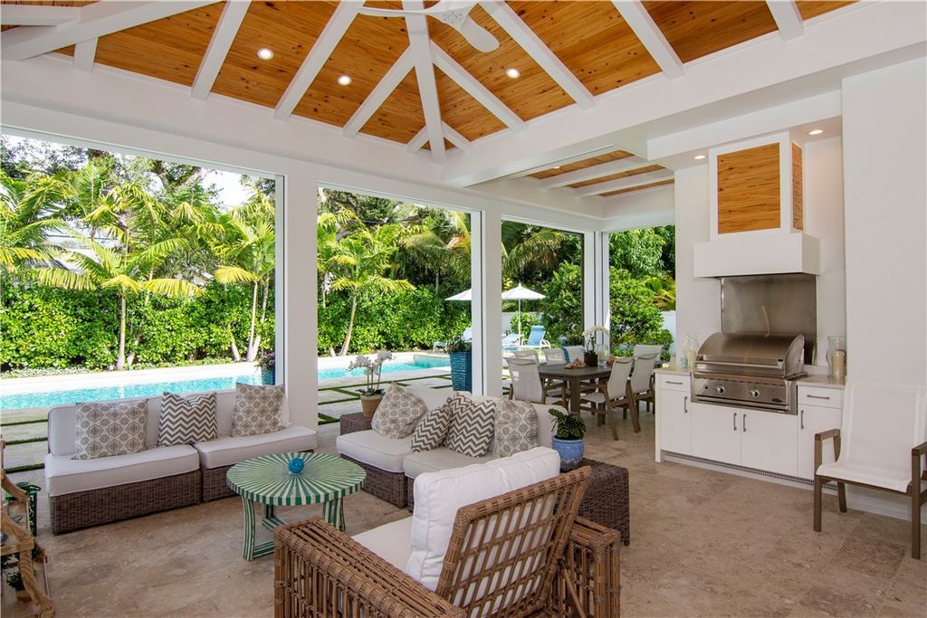 Photo of 835 Iris Lane, Vero Beach, FL 32963 (MLS # 291694)