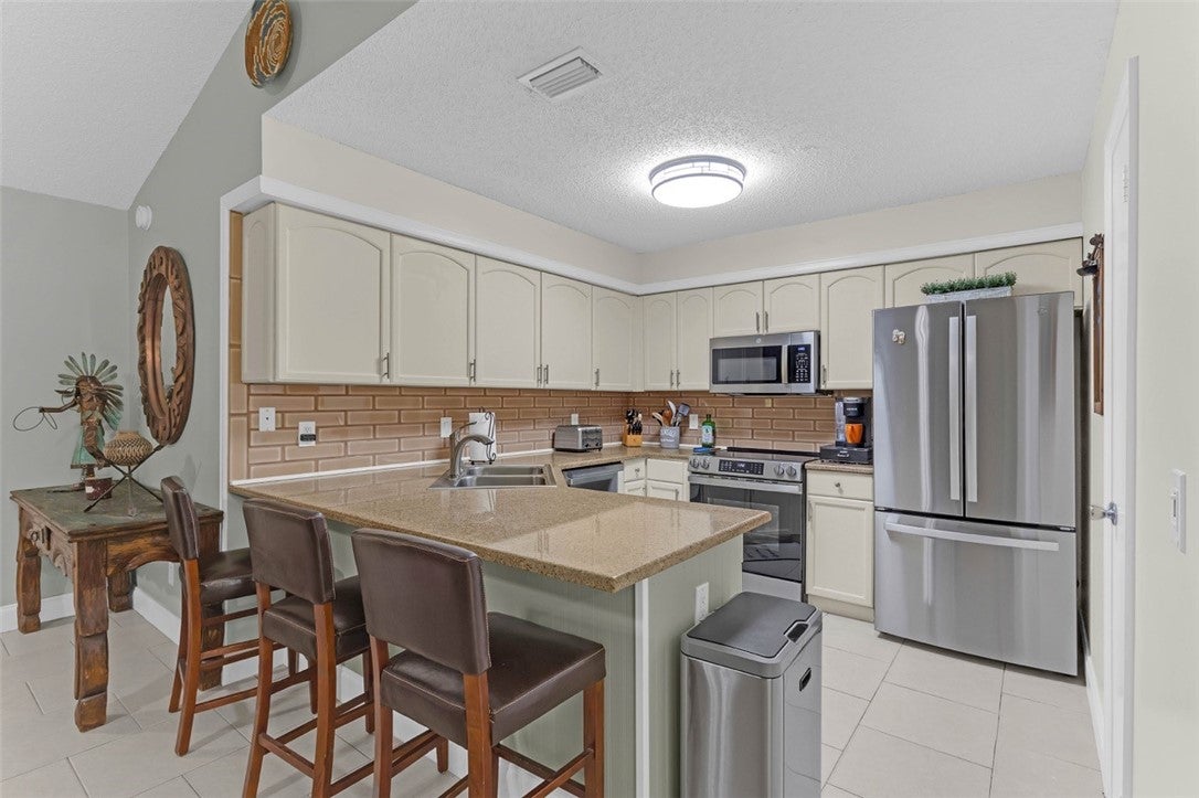 2020 Vero South Circle SW 4