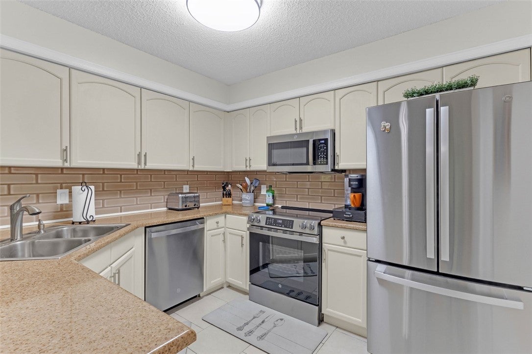 2020 Vero South Circle SW 4