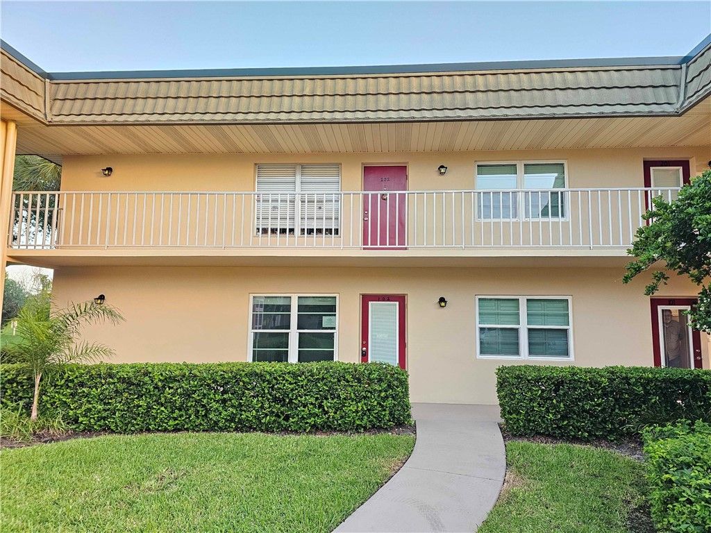 Photo of 35 Vista Gardens Trail #102, Vero Beach, FL 32962 (MLS # 291736)
