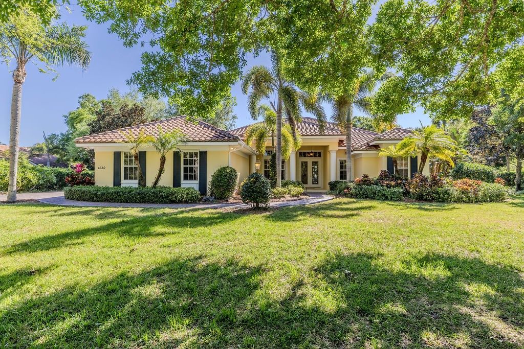 Photo of 1630 W Rosewood Court, Vero Beach, FL 32966 (MLS # 291278)