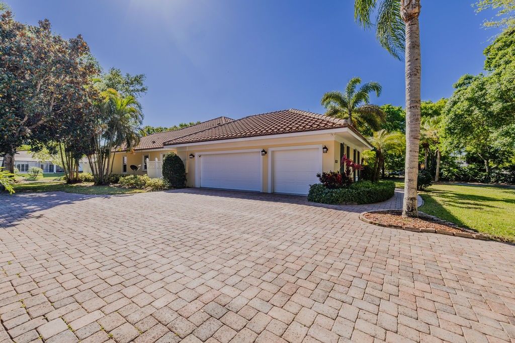 Photo of 1630 W Rosewood Court, Vero Beach, FL 32966 (MLS # 291278)