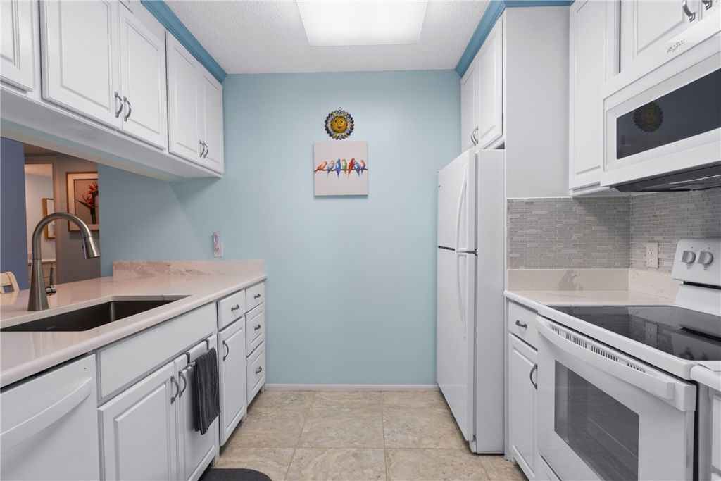 Photo of 1 Plantation Drive #203, Vero Beach, FL 32966 (MLS # 291067)