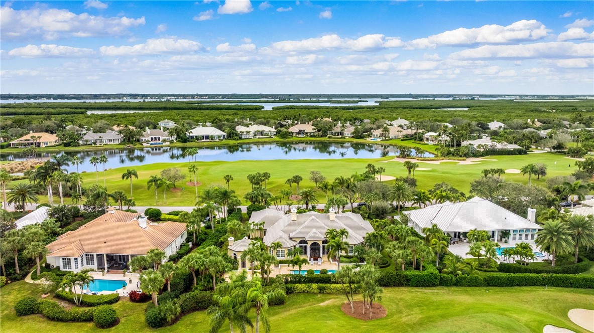 512 White Pelican Circle